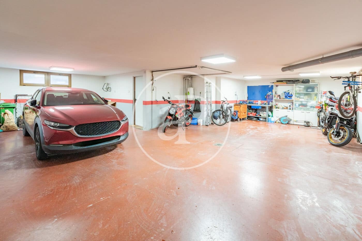 5 bedroom Villa for sale in Algete with pool - € 950,000 (Ref: 9535949)