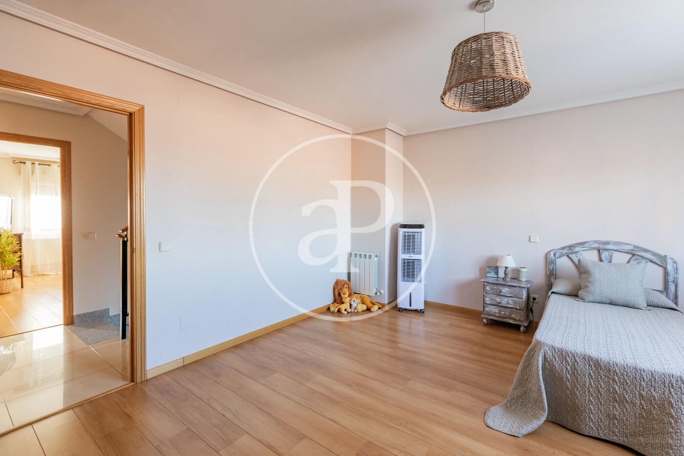 5 bedroom Villa for sale in Algete with pool - € 950,000 (Ref: 9535949)