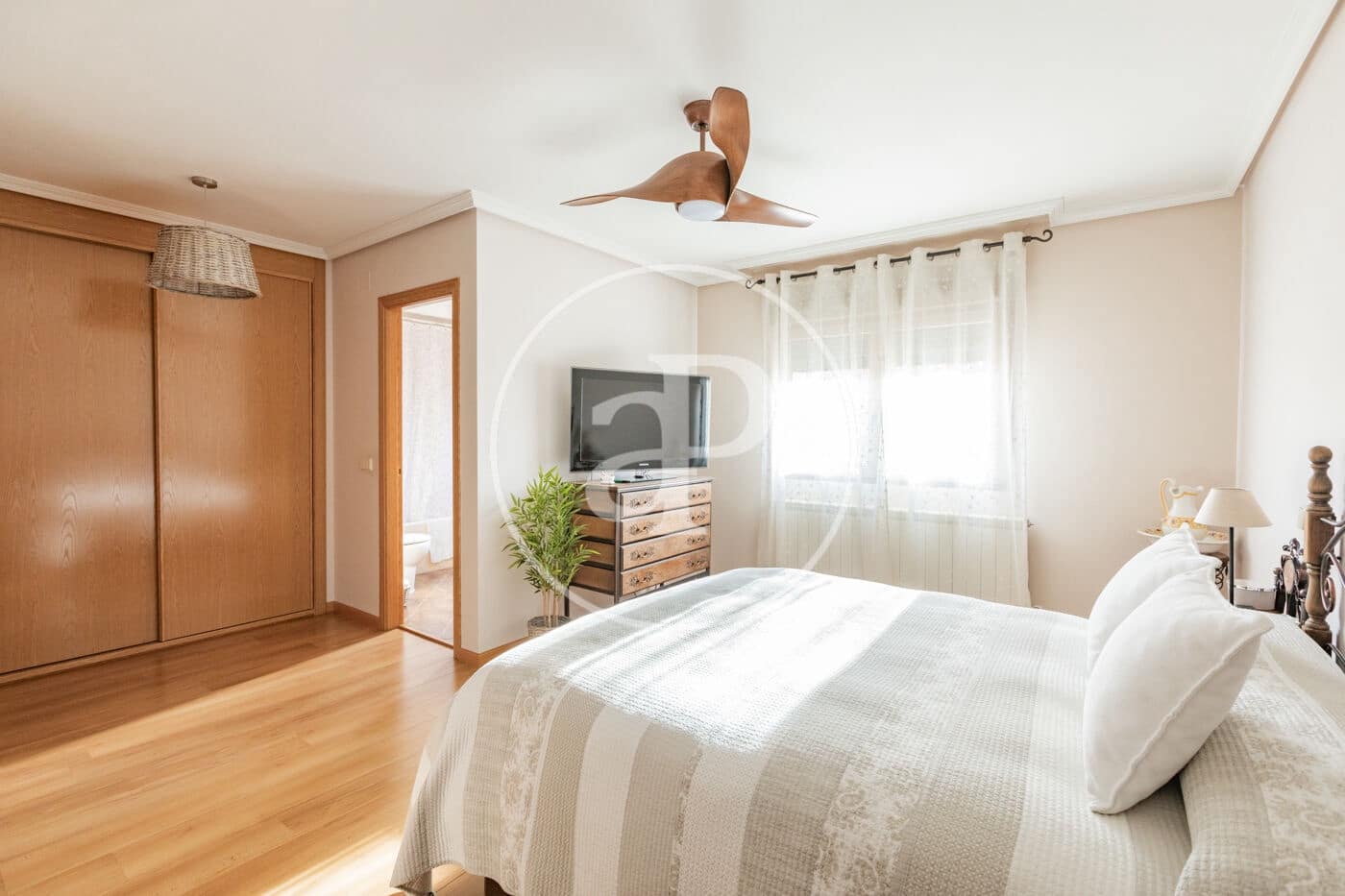 5 bedroom Villa for sale in Algete with pool - € 950,000 (Ref: 9535949)