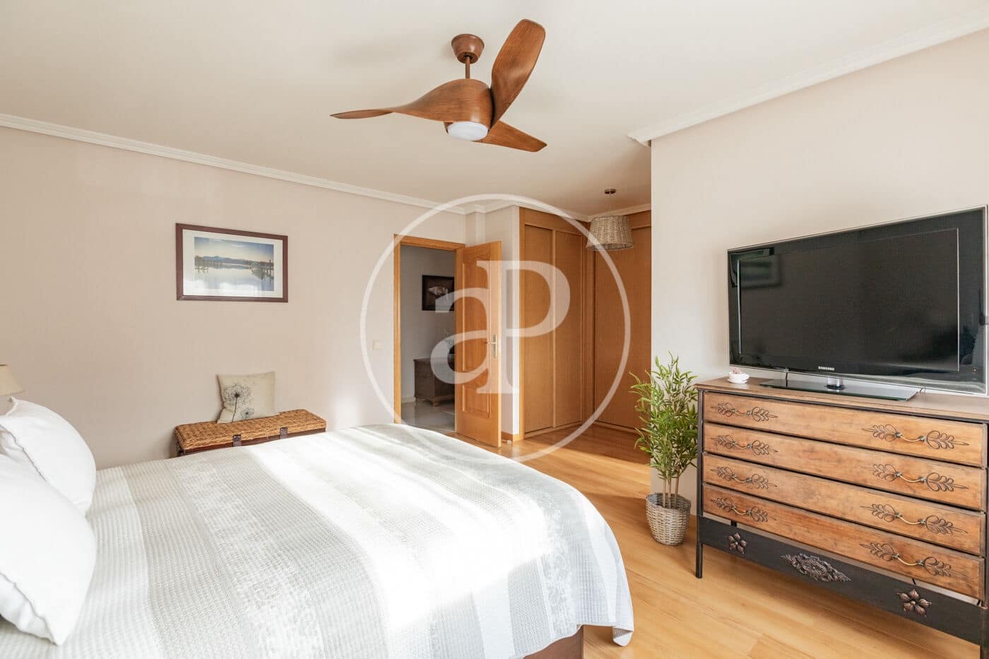 5 bedroom Villa for sale in Algete with pool - € 950,000 (Ref: 9535949)