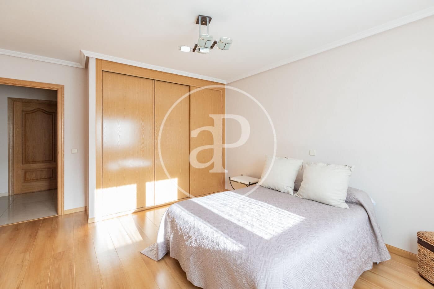 5 bedroom Villa for sale in Algete with pool - € 950,000 (Ref: 9535949)