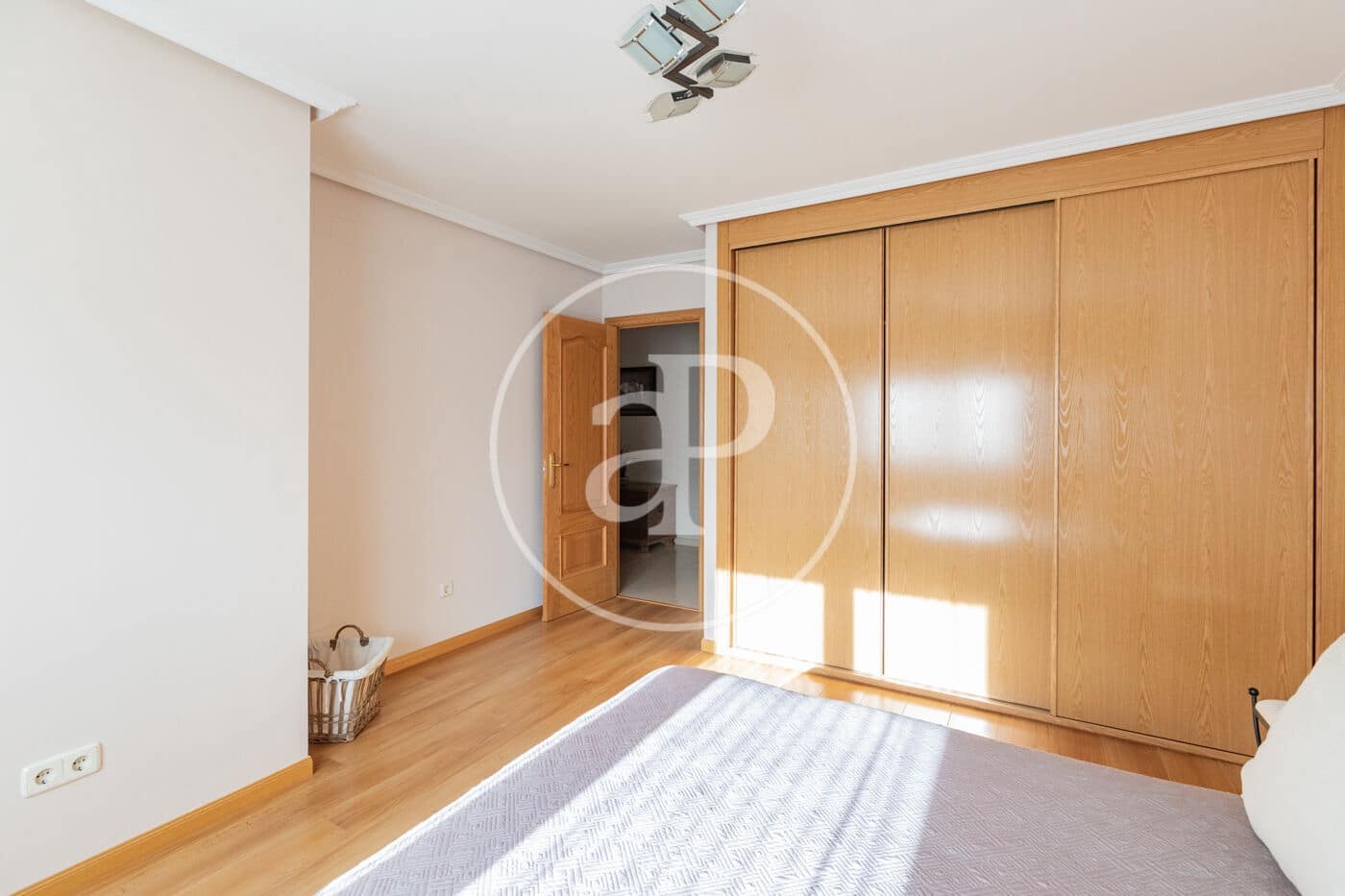 5 bedroom Villa for sale in Algete with pool - € 950,000 (Ref: 9535949)