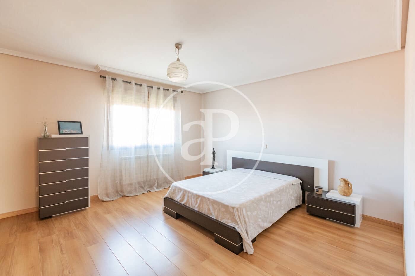 5 bedroom Villa for sale in Algete with pool - € 950,000 (Ref: 9535949)