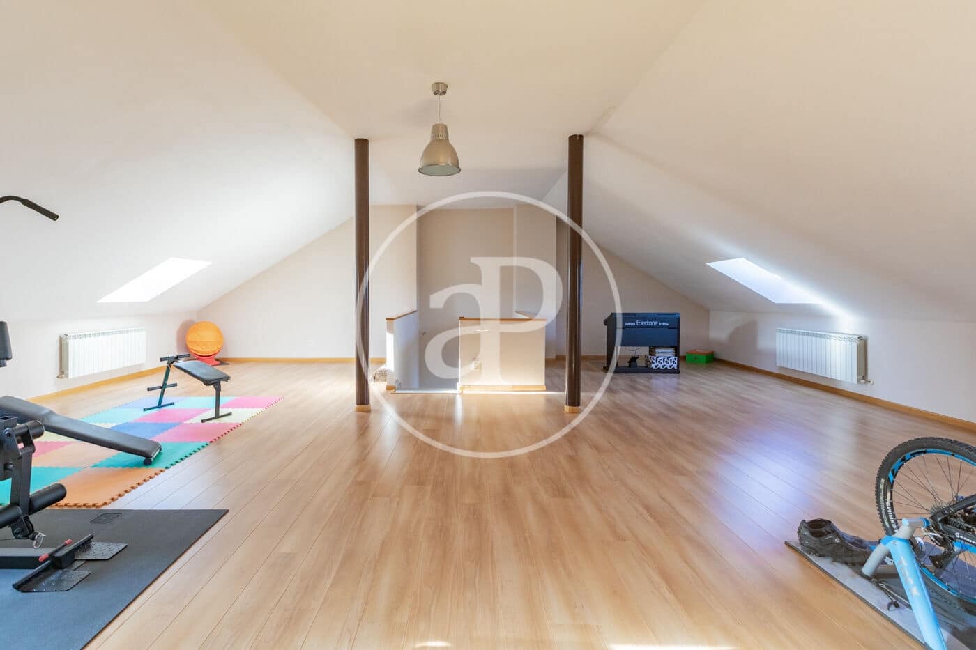 5 bedroom Villa for sale in Algete with pool - € 950,000 (Ref: 9535949)