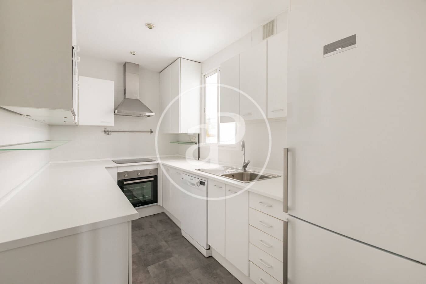 Penthouse de 2 chambres à louer à Madrid ville - 3 500 € (Ref: 9541108)