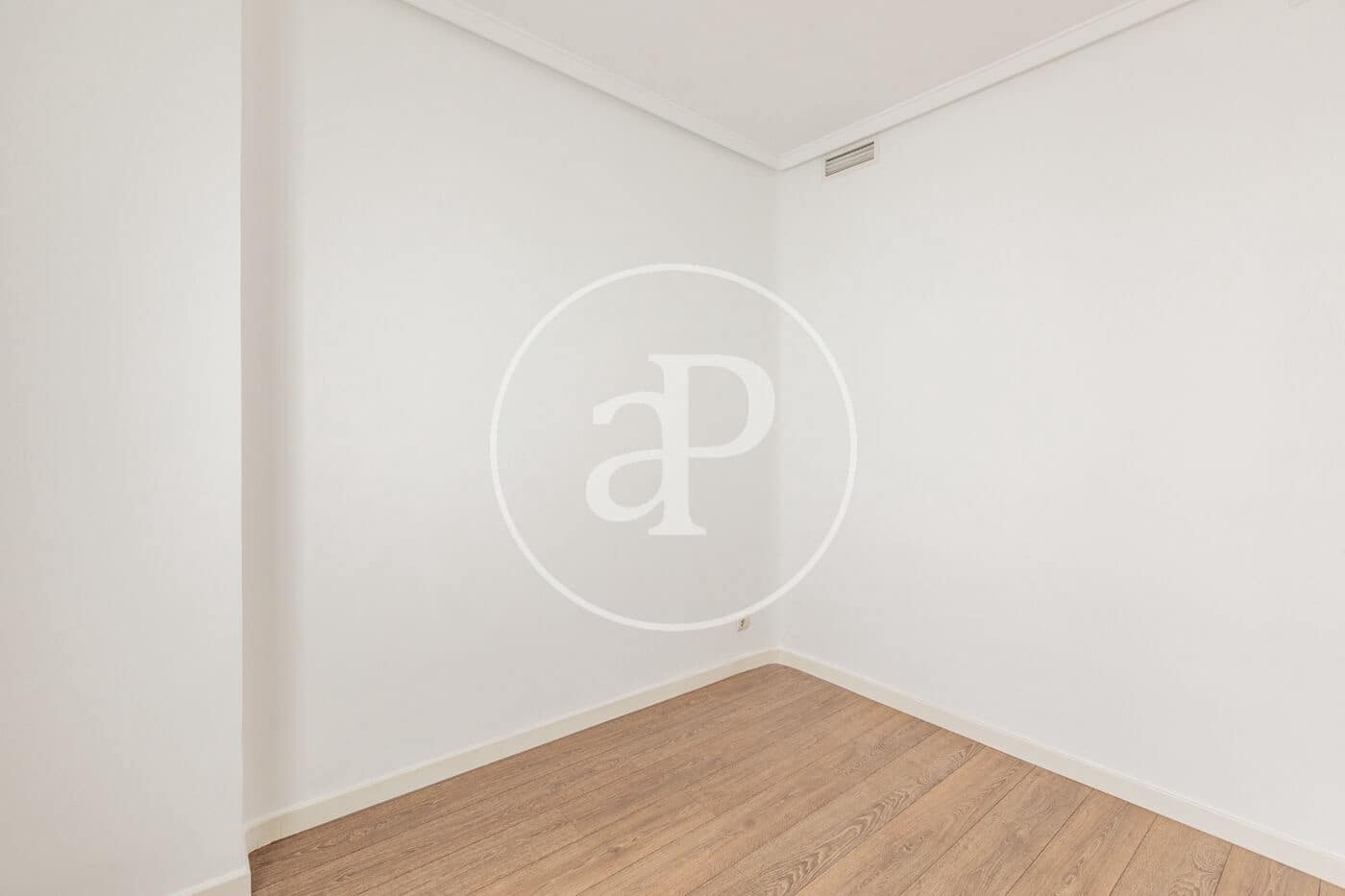 Penthouse de 2 chambres à louer à Madrid ville - 3 500 € (Ref: 9541108)