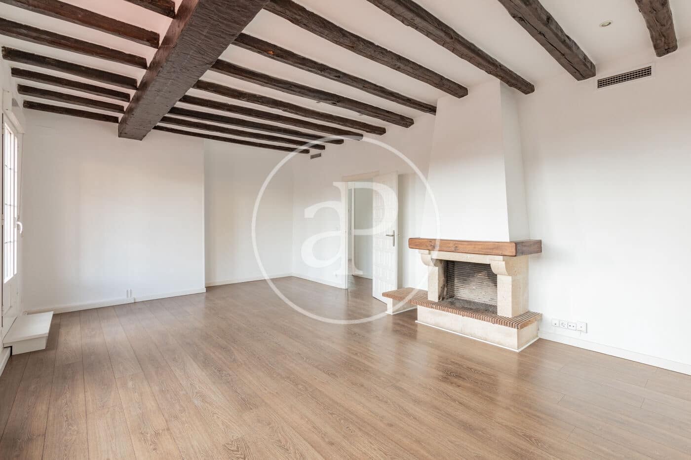 Penthouse de 2 chambres à louer à Madrid ville - 3 500 € (Ref: 9541108)