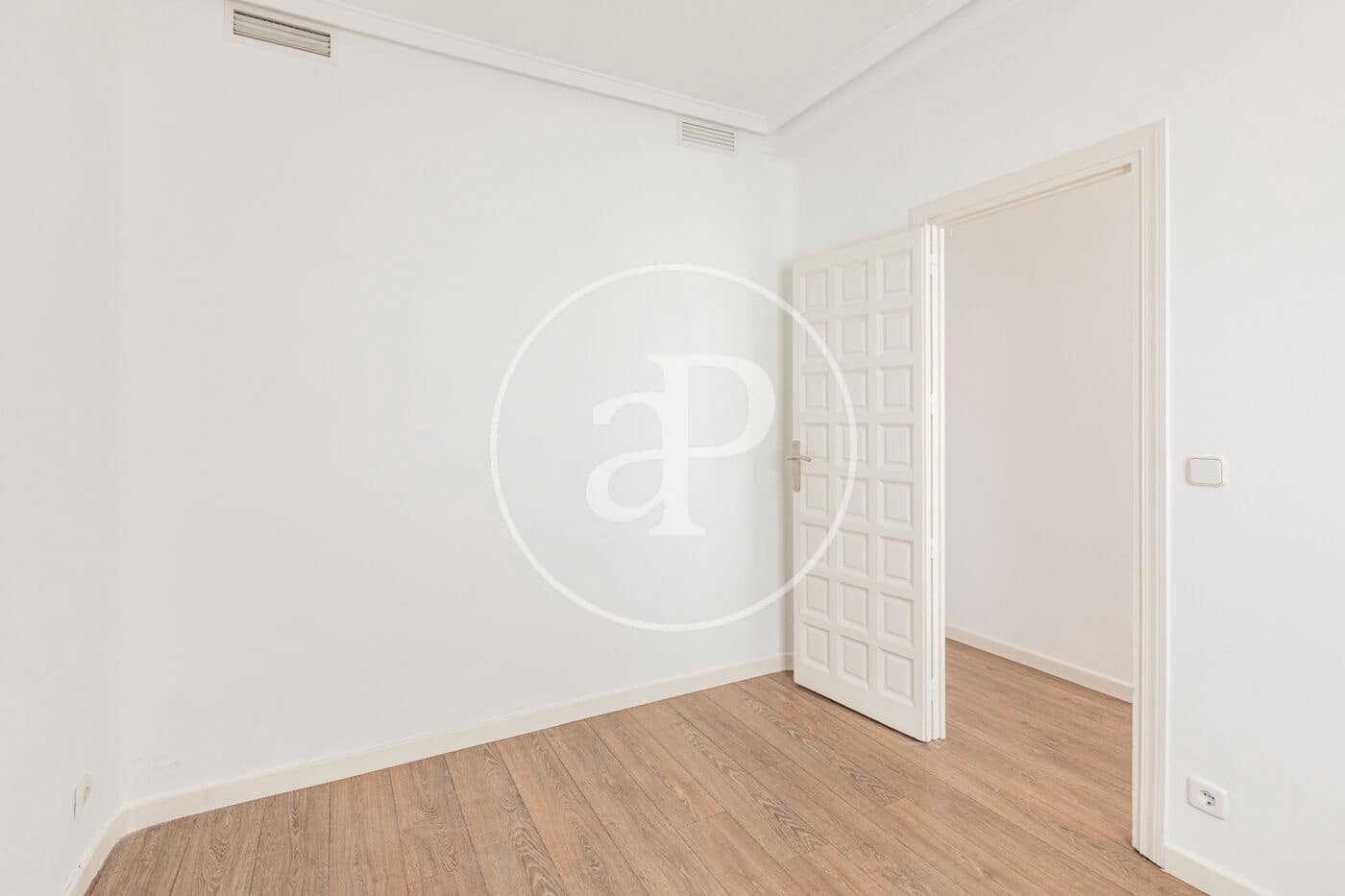 Penthouse de 2 chambres à louer à Madrid ville - 3 500 € (Ref: 9541108)