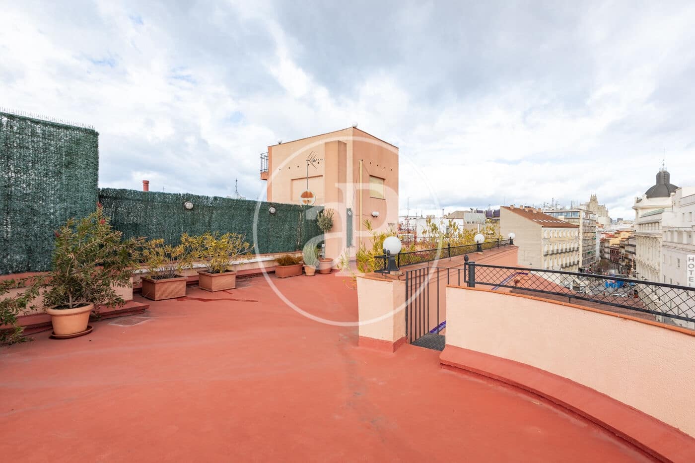 Penthouse de 2 chambres à louer à Madrid ville - 3 500 € (Ref: 9541108)