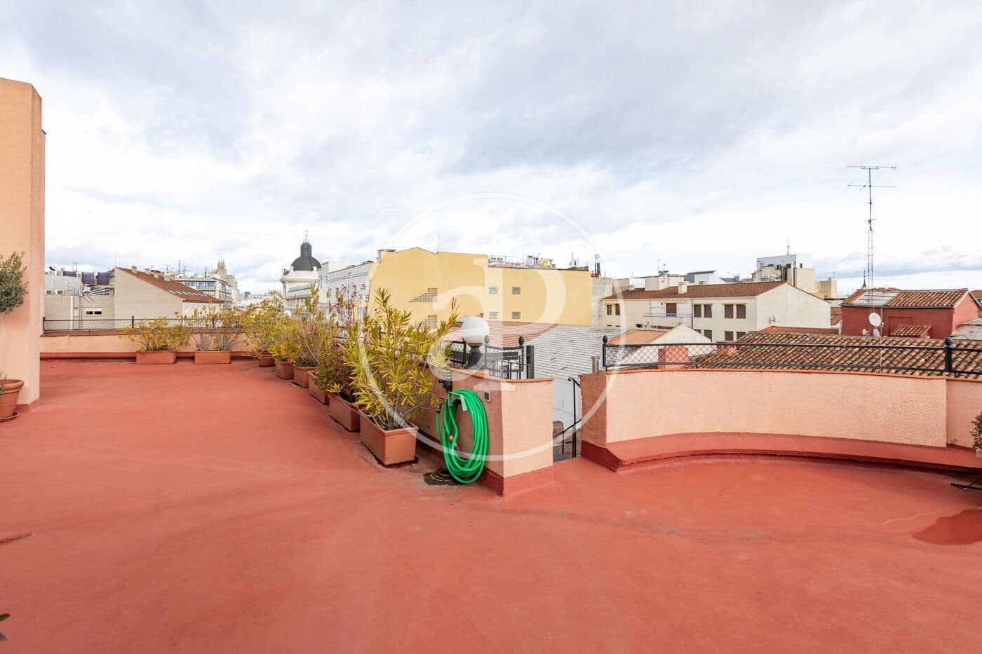 Penthouse de 2 chambres à louer à Madrid ville - 3 500 € (Ref: 9541108)