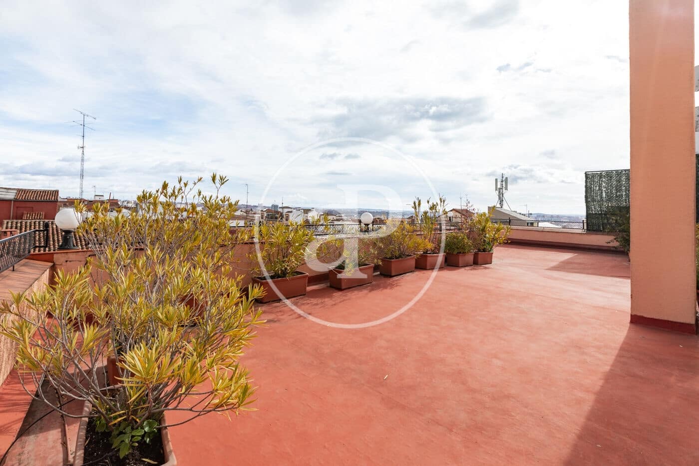 Penthouse de 2 chambres à louer à Madrid ville - 3 500 € (Ref: 9541108)