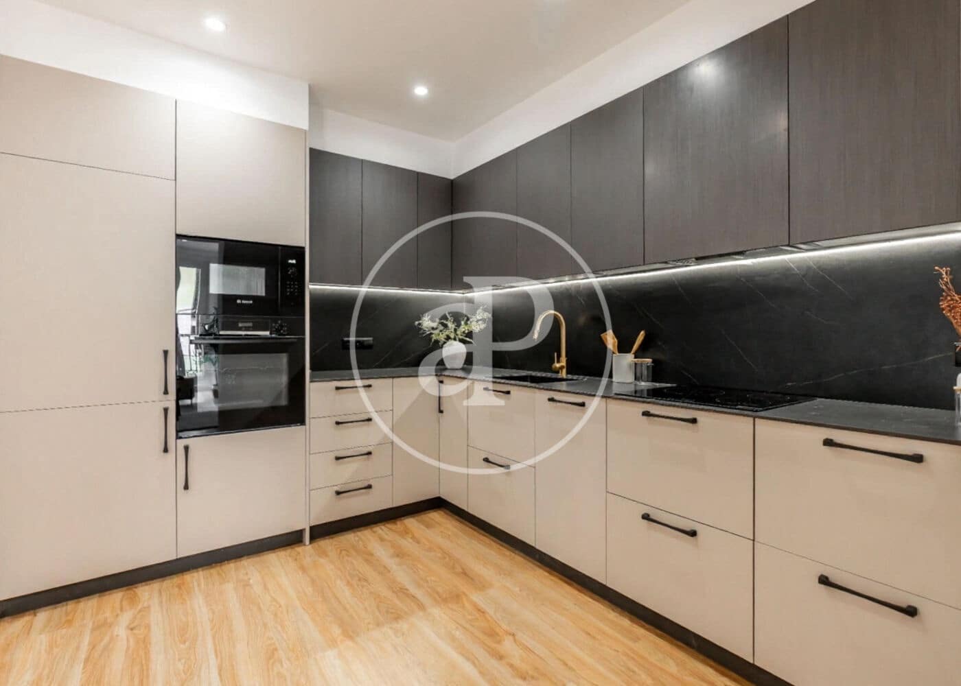 2 bedroom Apartment for sale in Madrid city - € 899,000 (Ref: 9541109)