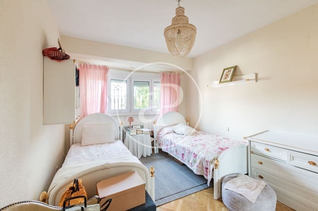 5 camera da letto Villa in vendita in Aravaca, Madrid città con piscina - 980.000 € (Rif: 9543628)