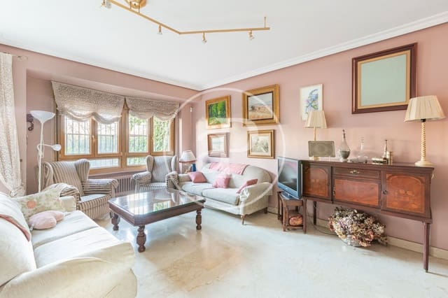 5 soveværelse Villa til salg i Aravaca, Madrid by med swimmingpool - € 980.000 (Ref: 9543628)