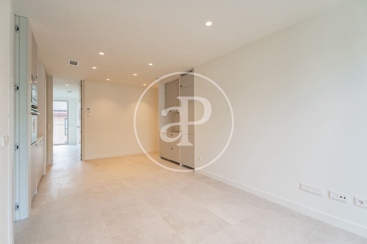 2 quarto Apartamento para arrendar em Madrid cidade - 2 100 € (Ref: 9543634)