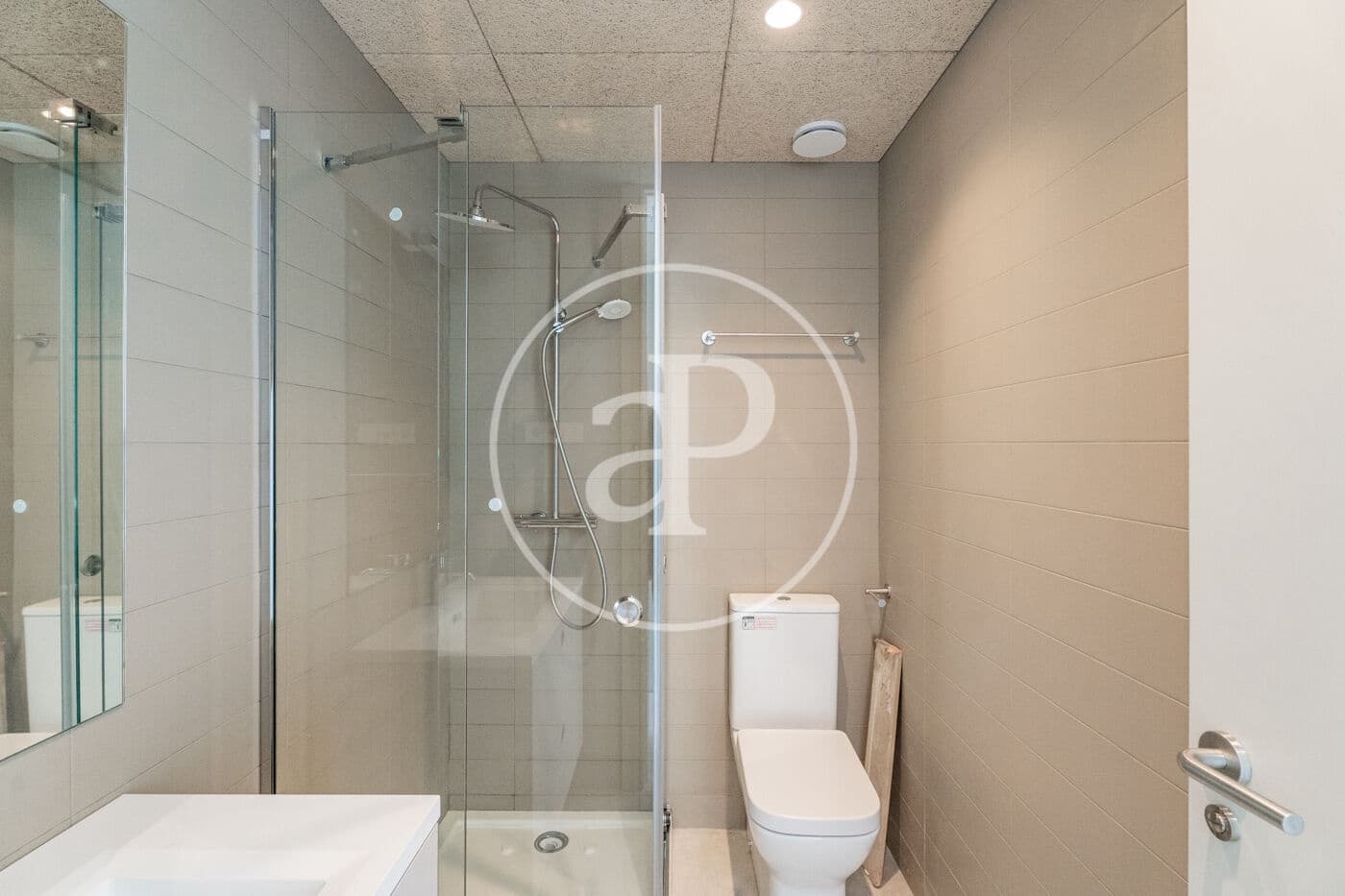 2 quarto Apartamento para arrendar em Madrid cidade - 2 100 € (Ref: 9543634)