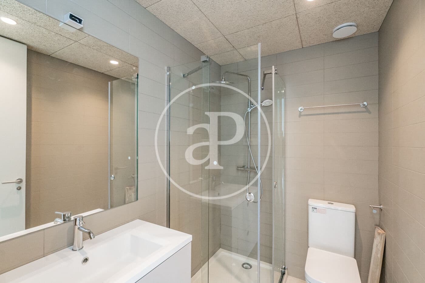 2 quarto Apartamento para arrendar em Madrid cidade - 2 100 € (Ref: 9543634)