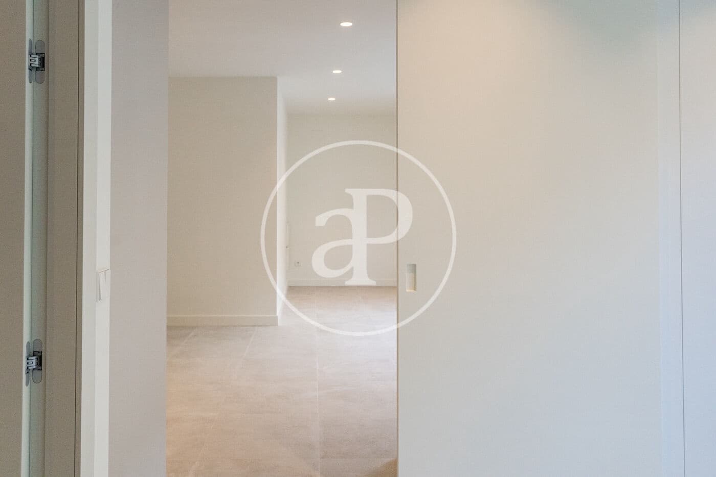 1 quarto Apartamento para arrendar em Madrid cidade - 1 500 € (Ref: 9543635)