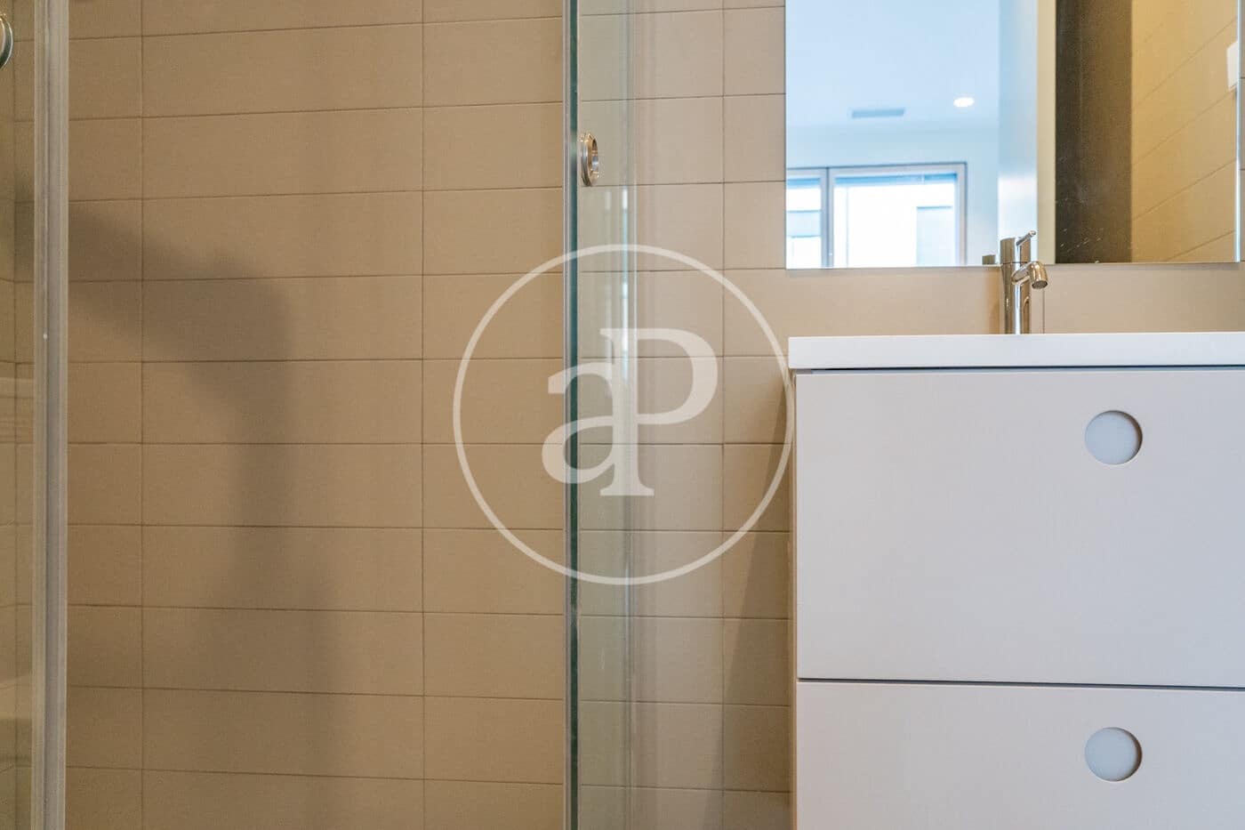 1 quarto Apartamento para arrendar em Madrid cidade - 1 500 € (Ref: 9543635)