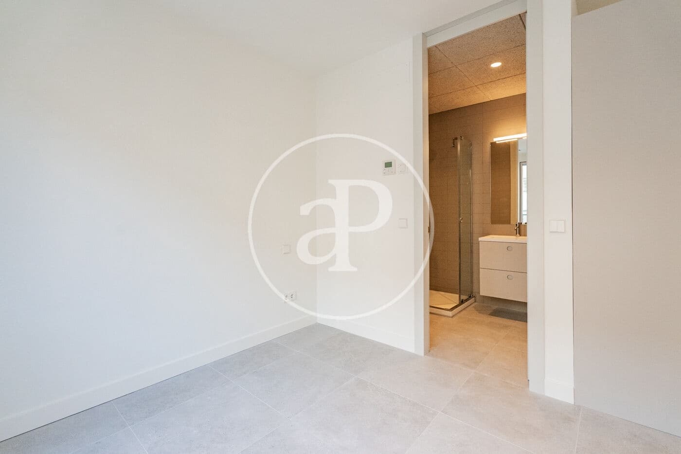 1 quarto Apartamento para arrendar em Madrid cidade - 1 500 € (Ref: 9543635)