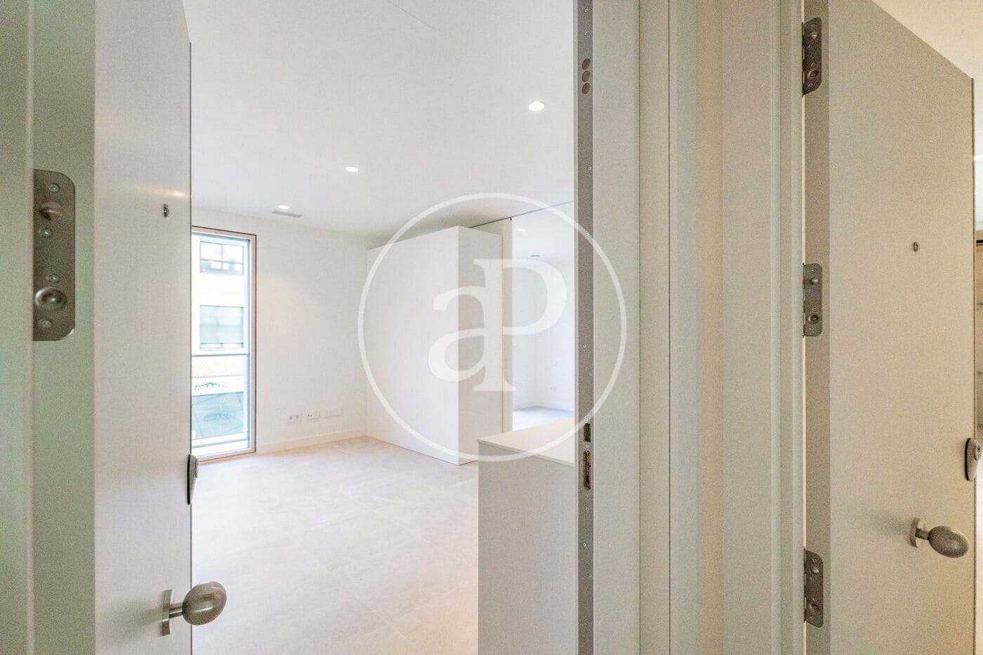 1 quarto Apartamento para arrendar em Madrid cidade - 1 500 € (Ref: 9543635)