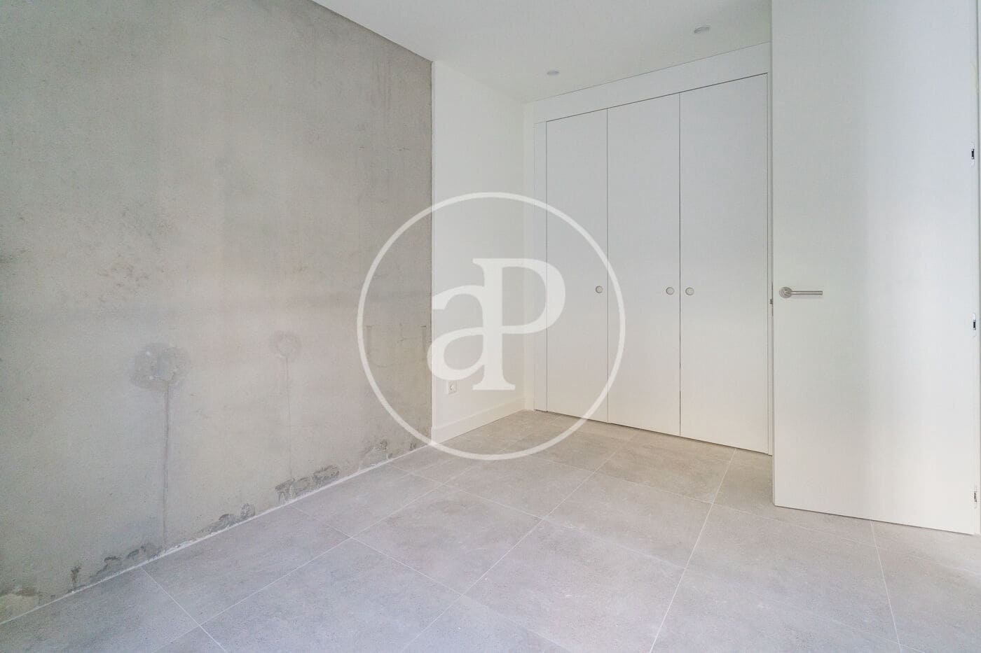 Appartement de 2 chambres à louer à Madrid ville - 2 100 € (Ref: 9543636)