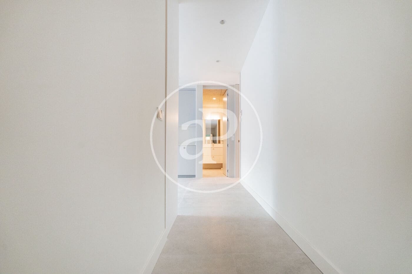 Appartement de 2 chambres à louer à Madrid ville - 2 100 € (Ref: 9543636)