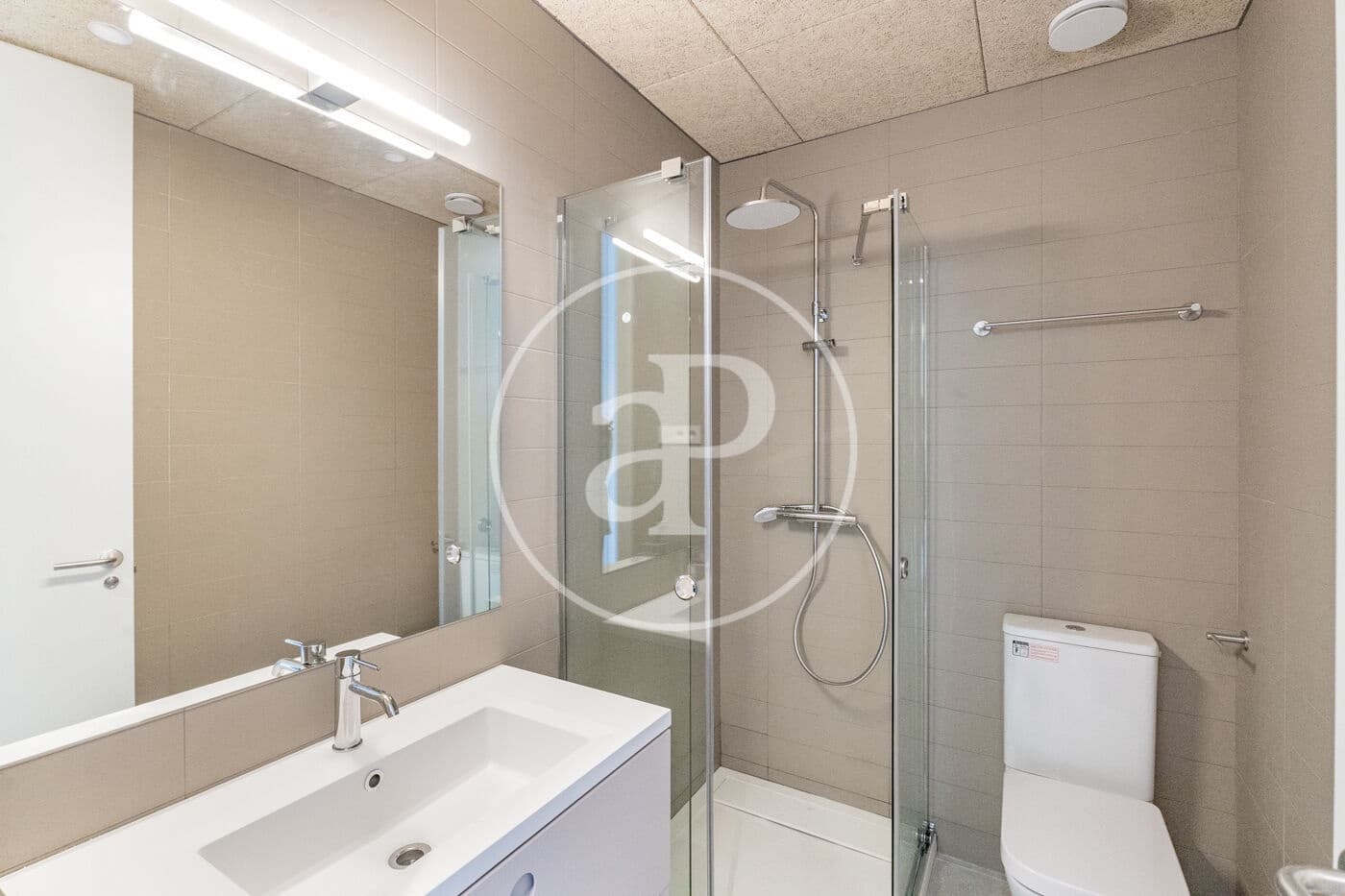 Appartement de 2 chambres à louer à Madrid ville - 2 100 € (Ref: 9543636)