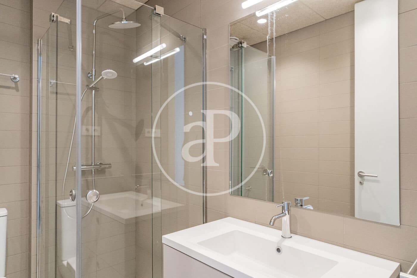 2 sypialnia Apartament do wynajęcia w Miasto Madryt - 2 100 € (Ref: 9548200)