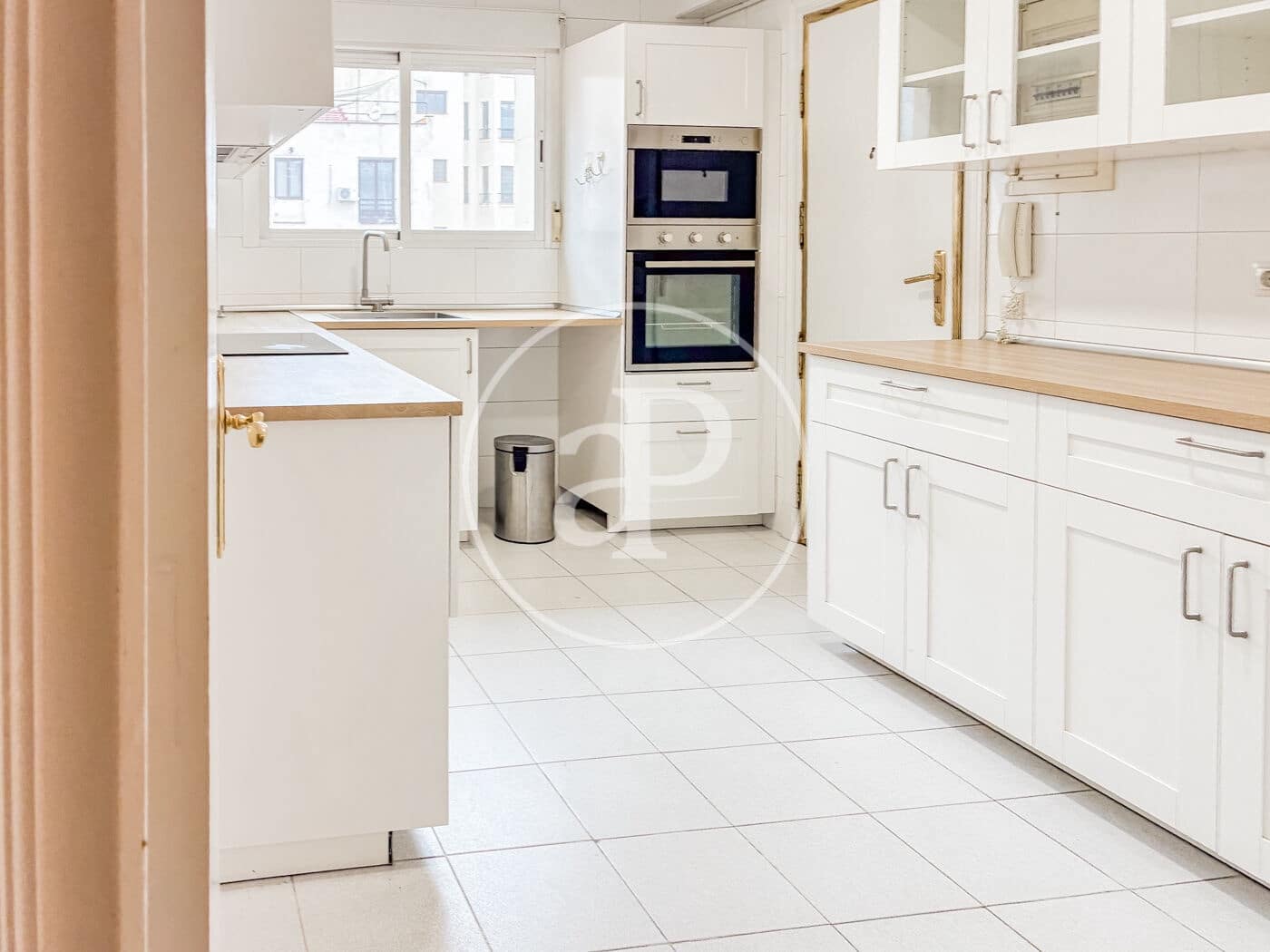 4 bedroom Apartment for rent in Madrid city - € 5,000 (Ref: 9548212)