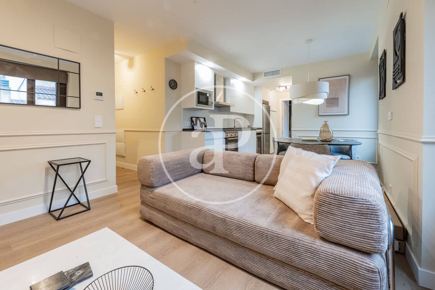 1 slaapkamer Appartement te huur in Madrid stad - € 1.900 (Ref: 9551508)