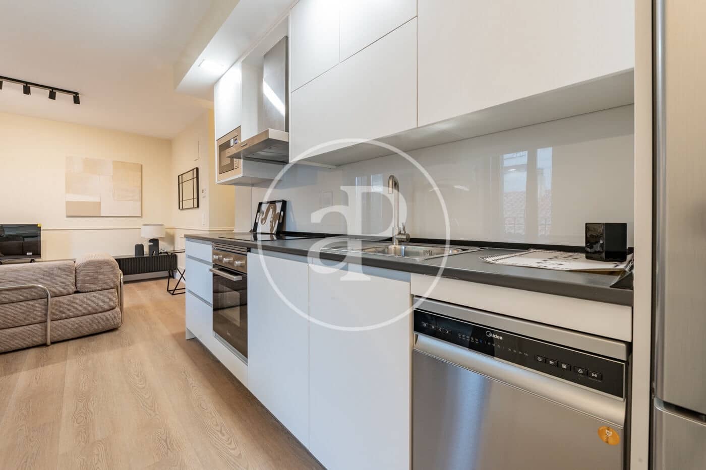 1 slaapkamer Appartement te huur in Madrid stad - € 1.900 (Ref: 9551508)