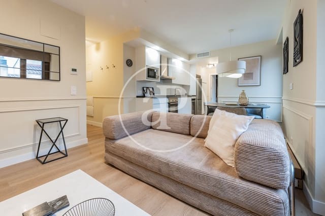 1 slaapkamer Appartement te huur in Palacio, Madrid stad - € 1.900 (Ref: 9551508)