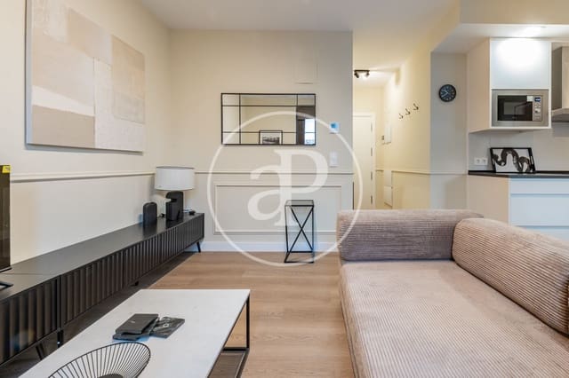 1 slaapkamer Appartement te huur in Palacio, Madrid stad - € 1.900 (Ref: 9551508)