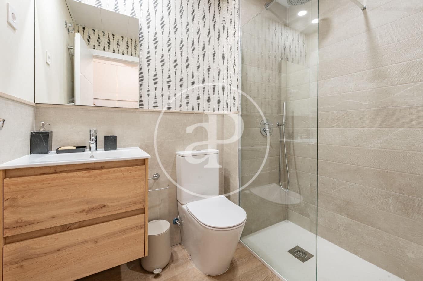 1 slaapkamer Appartement te huur in Madrid stad - € 1.900 (Ref: 9551508)