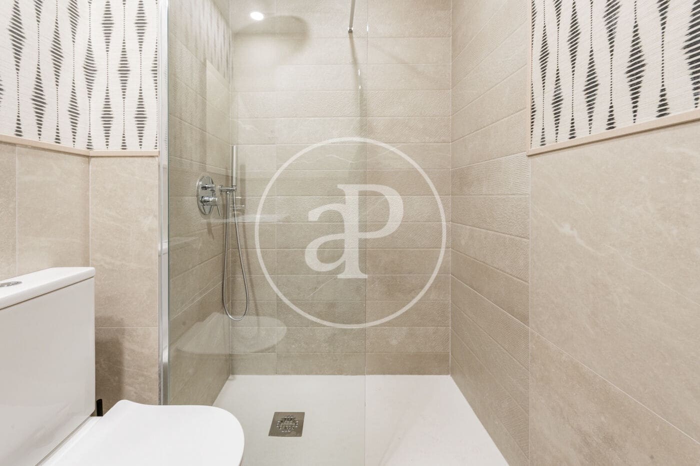 1 slaapkamer Appartement te huur in Madrid stad - € 1.900 (Ref: 9551508)