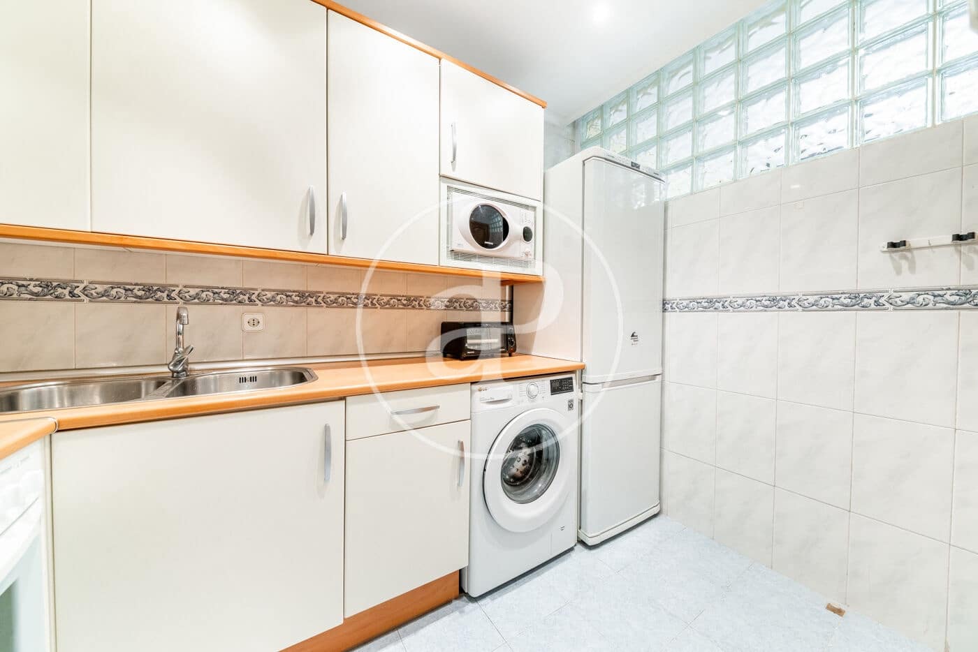 2 soveværelse Lejlighed til leje i Madrid by - € 1.500 (Ref: 9551509)