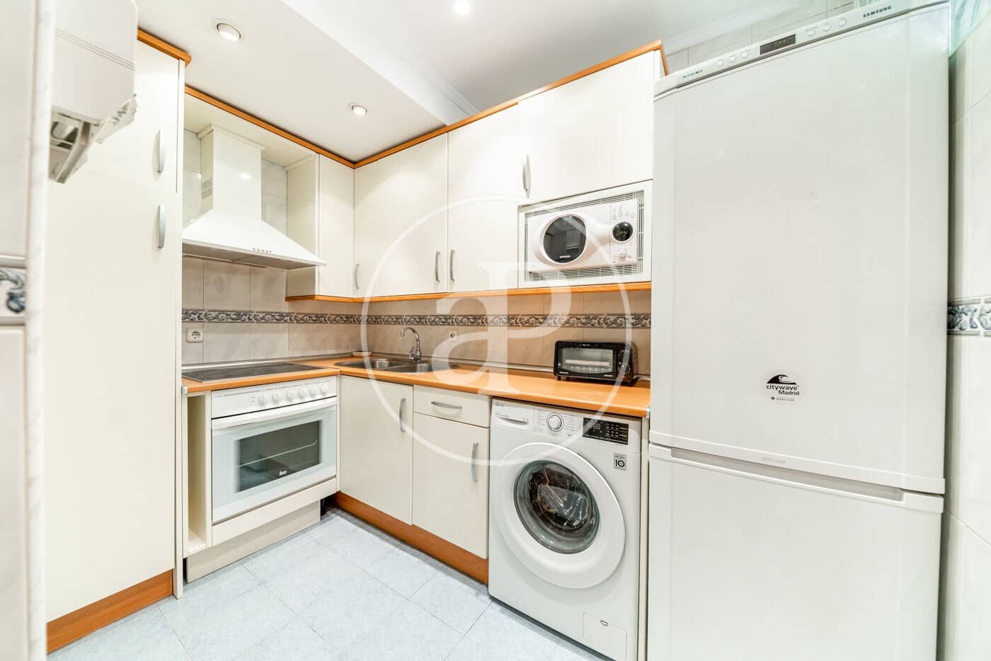 2 soveværelse Lejlighed til leje i Madrid by - € 1.500 (Ref: 9551509)