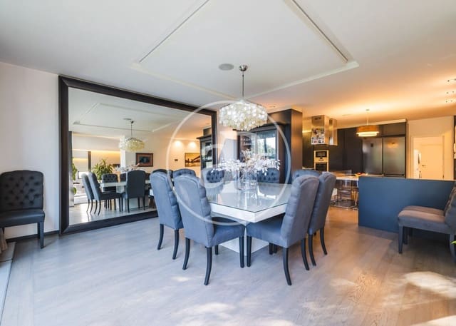 5 soveværelse Villa til salg i La Moraleja, Alcobendas med swimmingpool - € 4.250.000 (Ref: 9551514)