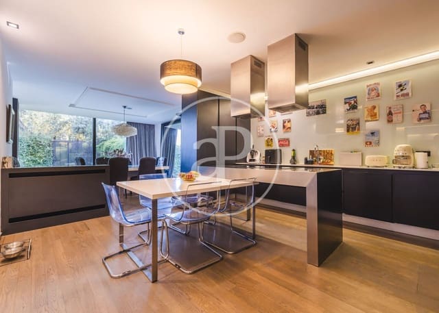 5 soveværelse Villa til salg i La Moraleja, Alcobendas med swimmingpool - € 4.250.000 (Ref: 9551514)