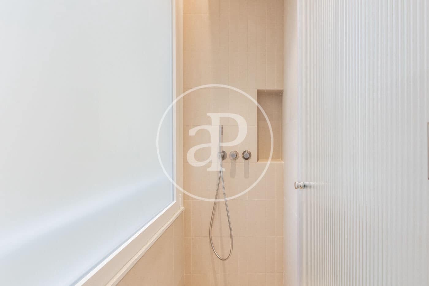 Apartamento de 3 habitaciones en Madrid ciudad en alquiler - 4.500 € (Ref: 9555850)