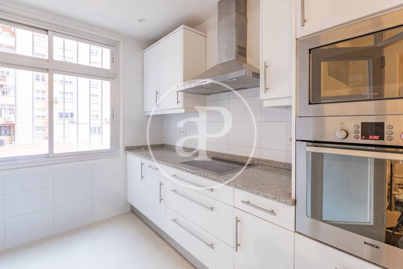 5 soveværelse Lejlighed til leje i Madrid by - € 5.800 (Ref: 9561807)