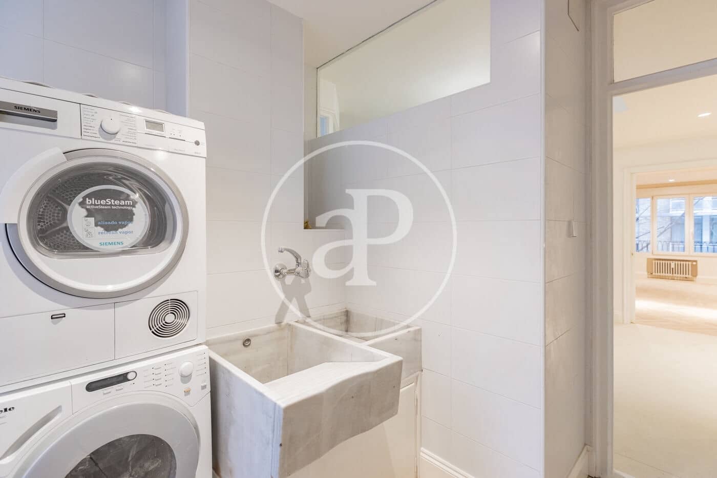 5 soveværelse Lejlighed til leje i Madrid by - € 5.800 (Ref: 9561807)