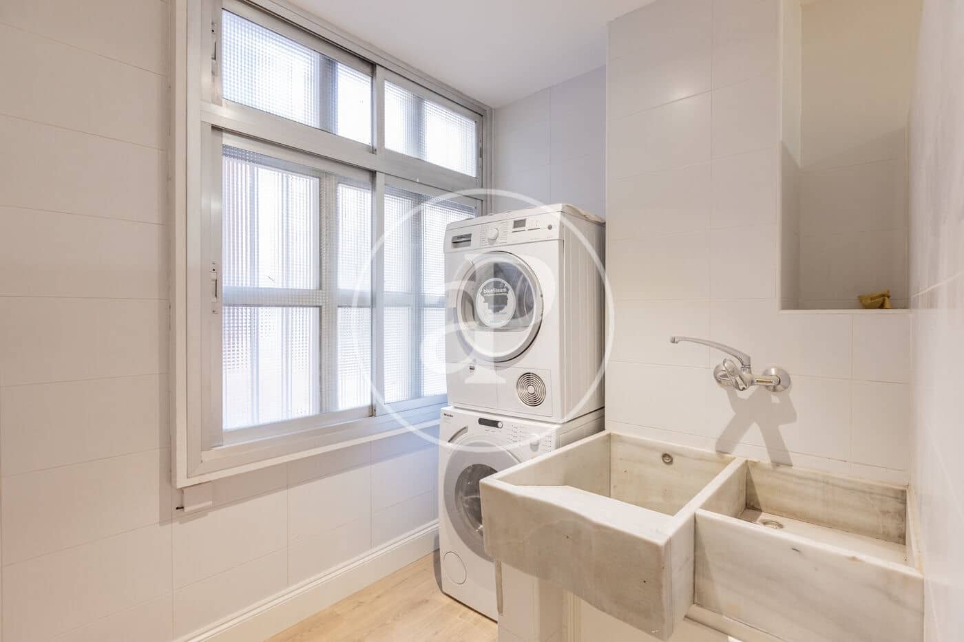 5 soveværelse Lejlighed til leje i Madrid by - € 5.800 (Ref: 9561807)