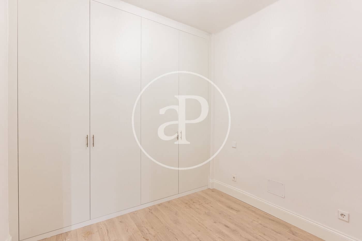 5 soveværelse Lejlighed til leje i Madrid by - € 5.800 (Ref: 9561807)