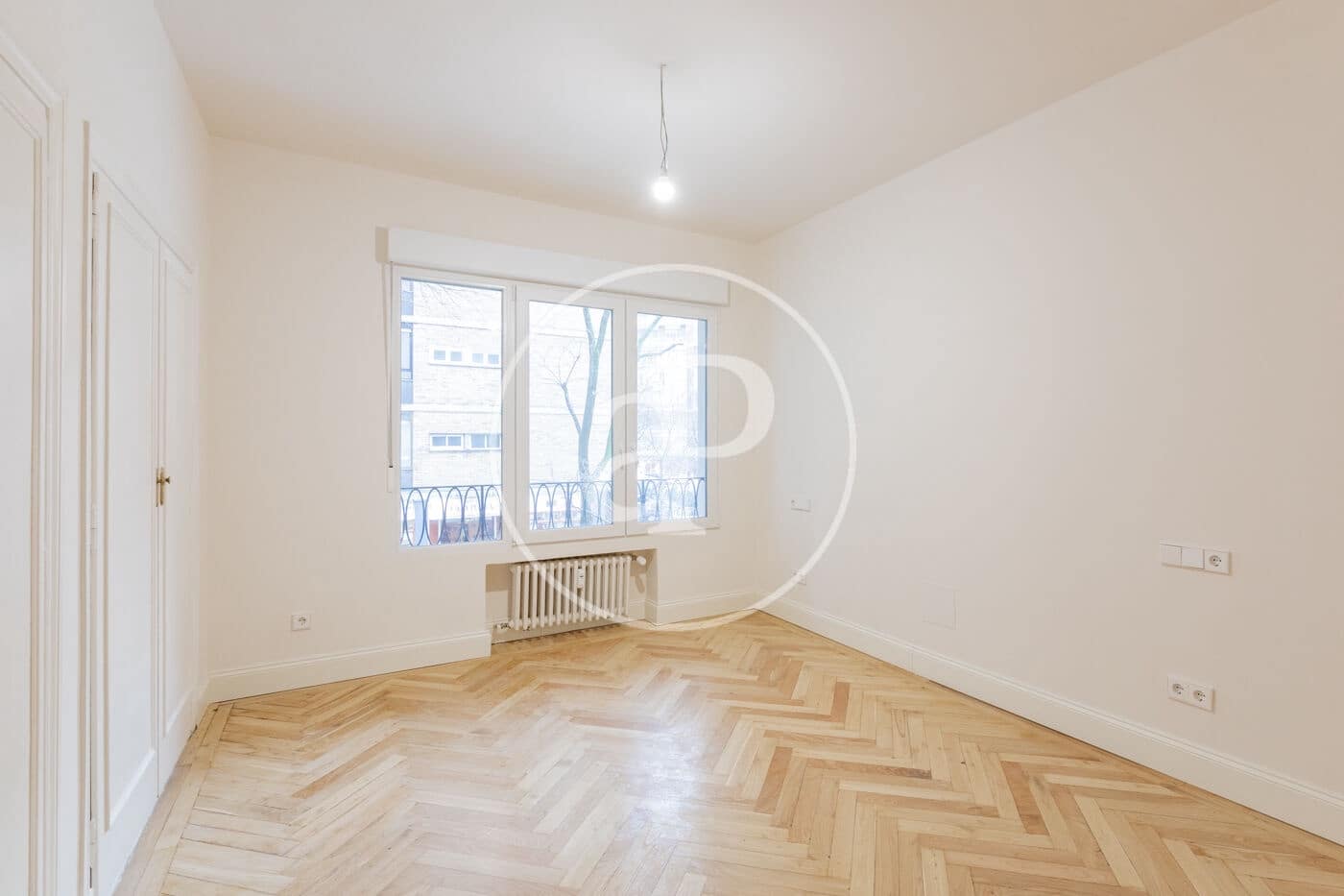 5 soveværelse Lejlighed til leje i Madrid by - € 5.800 (Ref: 9561807)