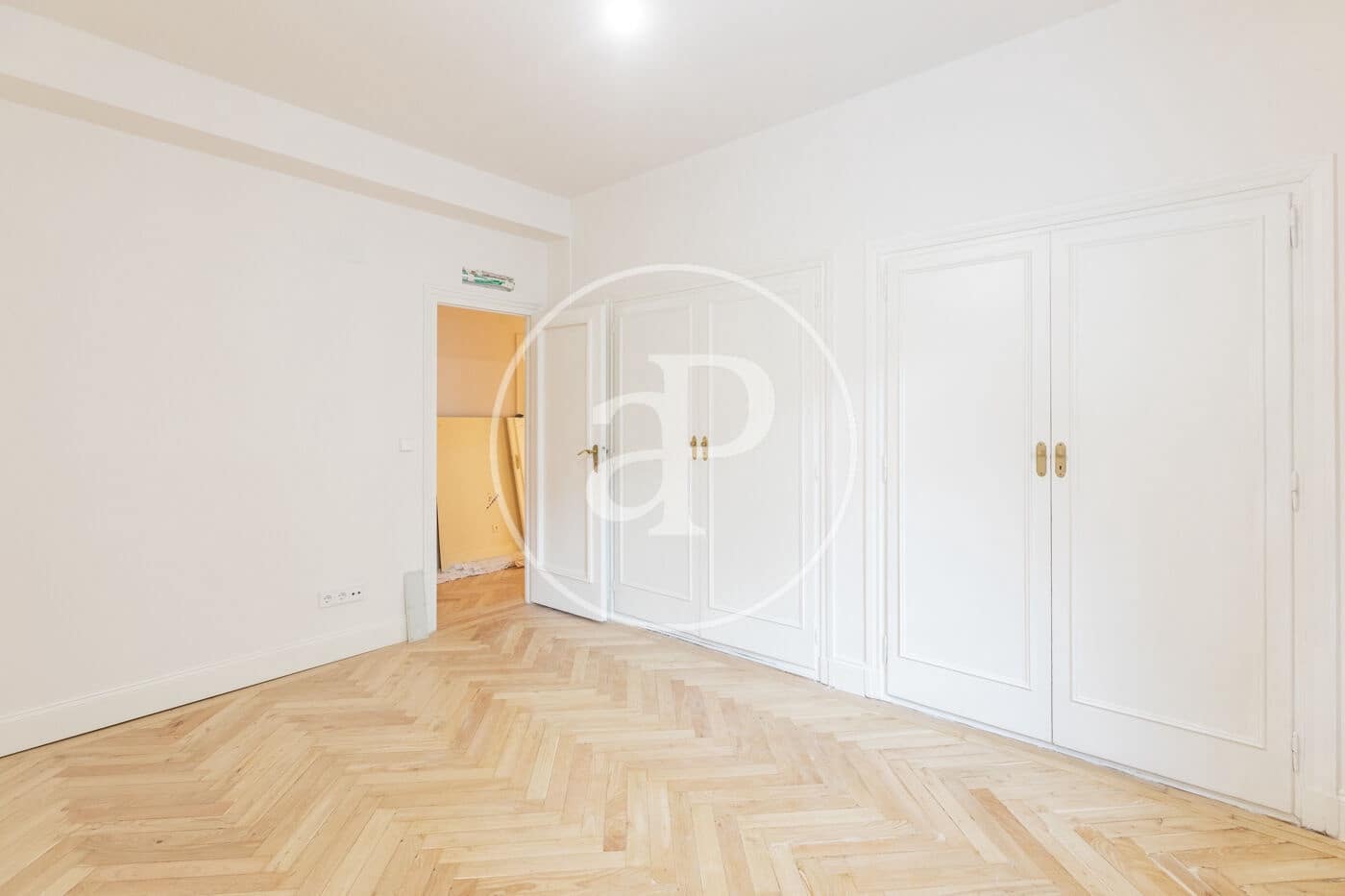 5 soveværelse Lejlighed til leje i Madrid by - € 5.800 (Ref: 9561807)