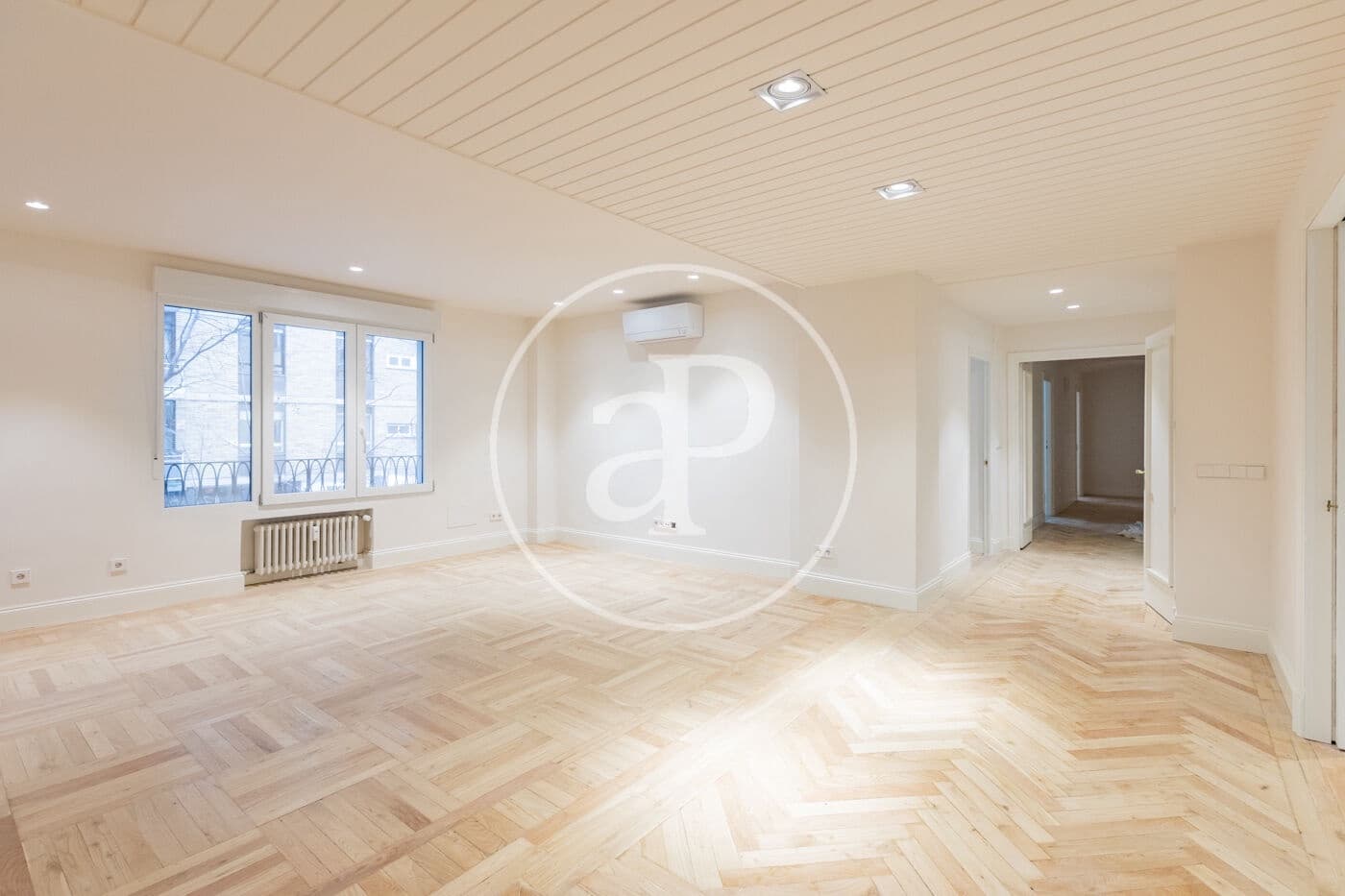 5 soveværelse Lejlighed til leje i Madrid by - € 5.800 (Ref: 9561807)