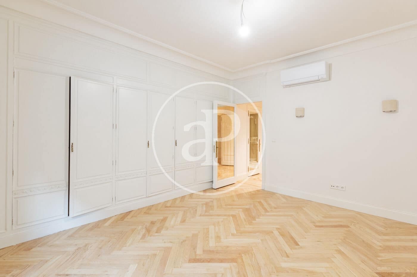 5 soveværelse Lejlighed til leje i Madrid by - € 5.800 (Ref: 9561807)