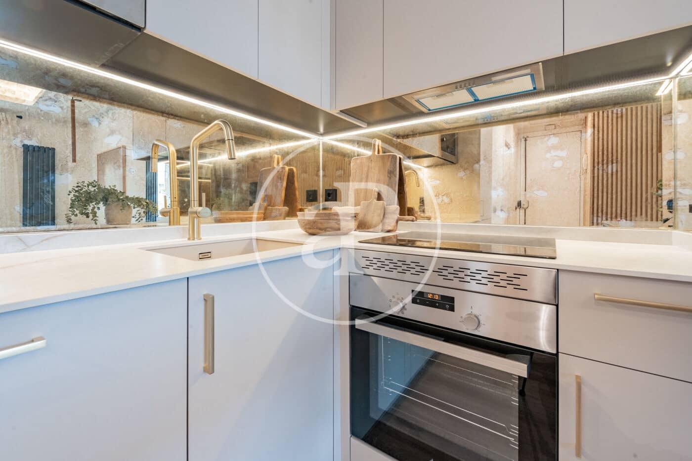 2 bedroom Penthouse for sale in Madrid city - € 845,000 (Ref: 9561808)